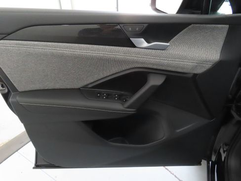 New 2025 Volkswagen Tiguan S image 11