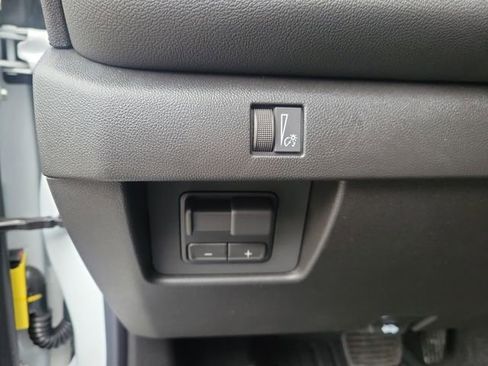 New 2026 Chevrolet Colorado LT w/ LT Convenience Package AWD/4WD image 23