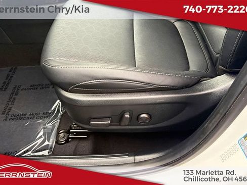 Used 2024 Kia Seltos EX FWD image 16