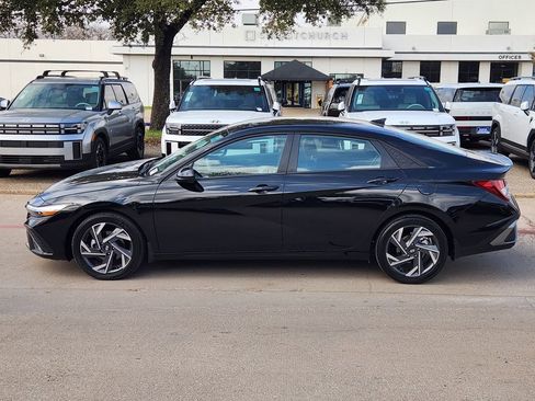 Certified 2025 Hyundai Elantra Sport image 4