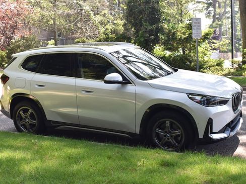 Used 2025 BMW X1 xDrive28i AWD/4WD image 9
