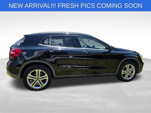 Used 2018 Mercedes-Benz GLA 250 4MATIC image 4