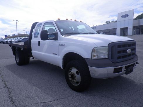 Used 2005 Ford F350 4x4 SuperCab DRW Super Duty image 1