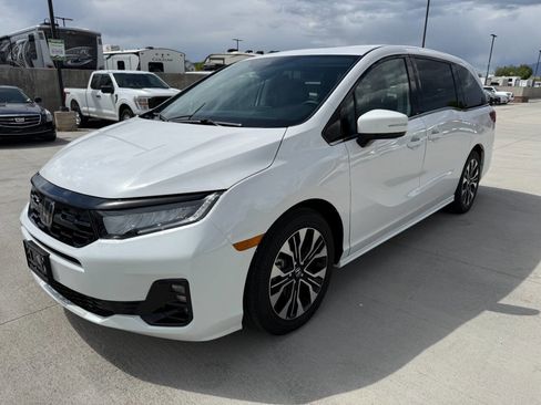 Used 2026 Honda Odyssey Elite image 7