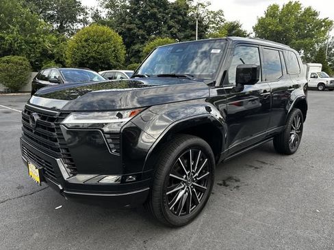 Used 2024 Lexus GX 550 w/ Accessory Package (Z1) AWD/4WD image 9