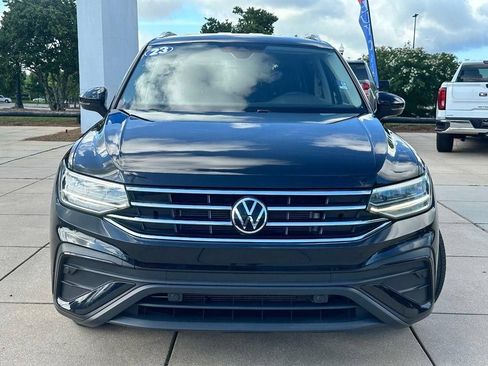 Used 2023 Volkswagen Tiguan SE FWD image 2
