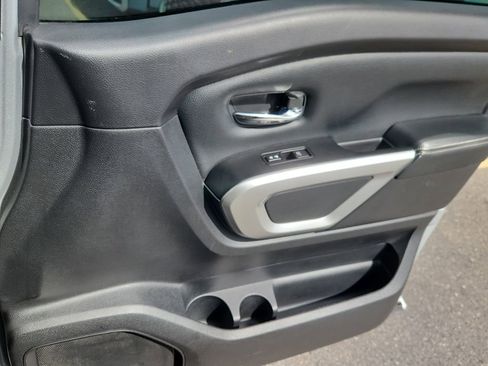 Used 2019 Nissan Titan PRO-4X AWD/4WD image 15