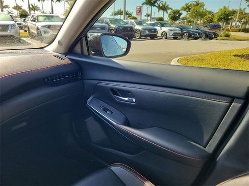 Certified 2025 Nissan Sentra SR w/ SR Premium Package image 19