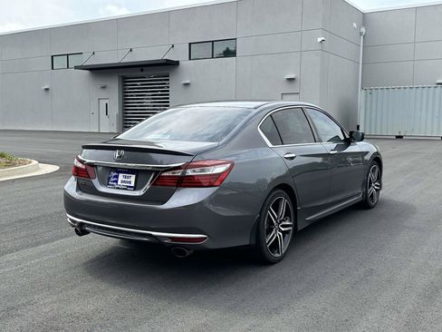 Used 2017 Honda Accord Sport Special Edition image 25