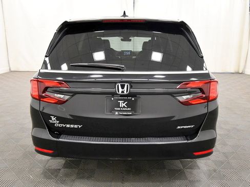 Certified 2024 Honda Odyssey Sport image 6