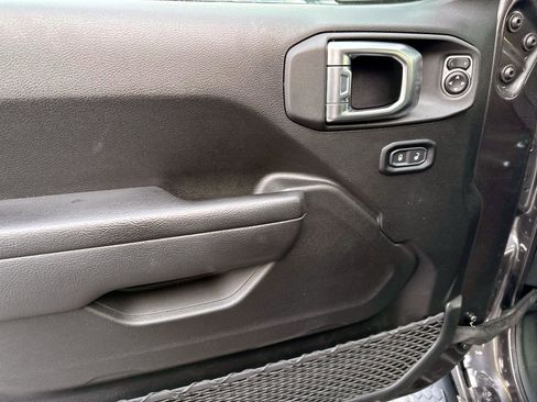 Used 2024 Jeep Wrangler Unlimited w/ Convenience Group image 9