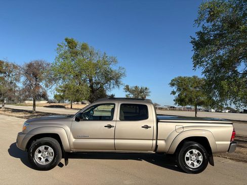 Used 2007 Toyota Tacoma PreRunner image 2