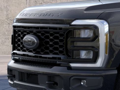 New 2026 Ford F250 Lariat w/ Black Appearance Package AWD/4WD image 17