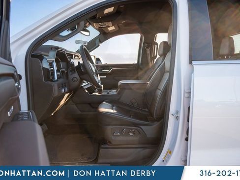 Used 2025 GMC Sierra 1500 Denali image 5