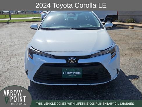 Used 2024 Toyota Corolla LE FWD image 3