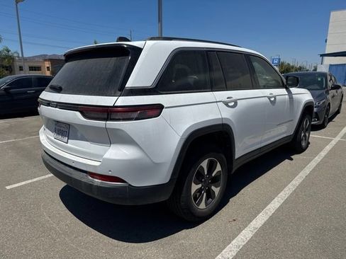 Used 2024 Jeep Grand Cherokee Limited 4xe AWD/4WD image 4