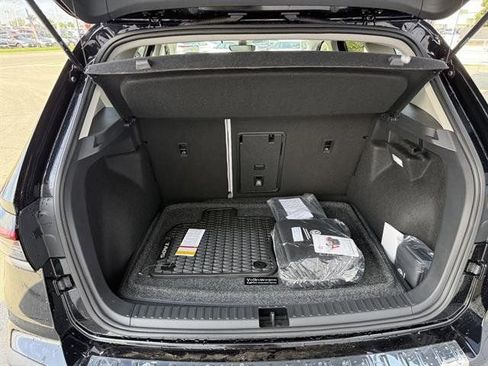 New 2025 Volkswagen Taos SE image 28