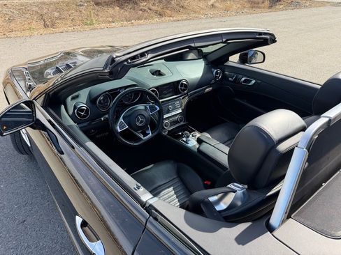 Used 2017 Mercedes-Benz SL 550 image 21
