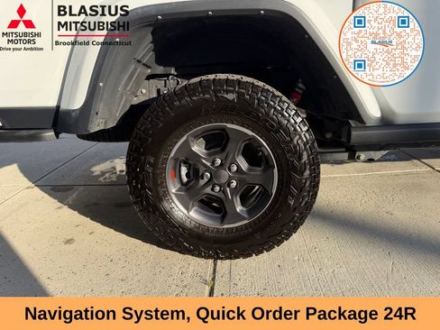 Used 2022 Jeep Gladiator Rubicon w/ Trailer Tow Package AWD/4WD image 6
