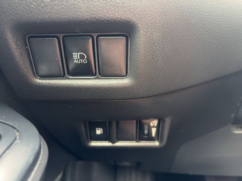 Used 2020 Toyota C-HR LE image 14