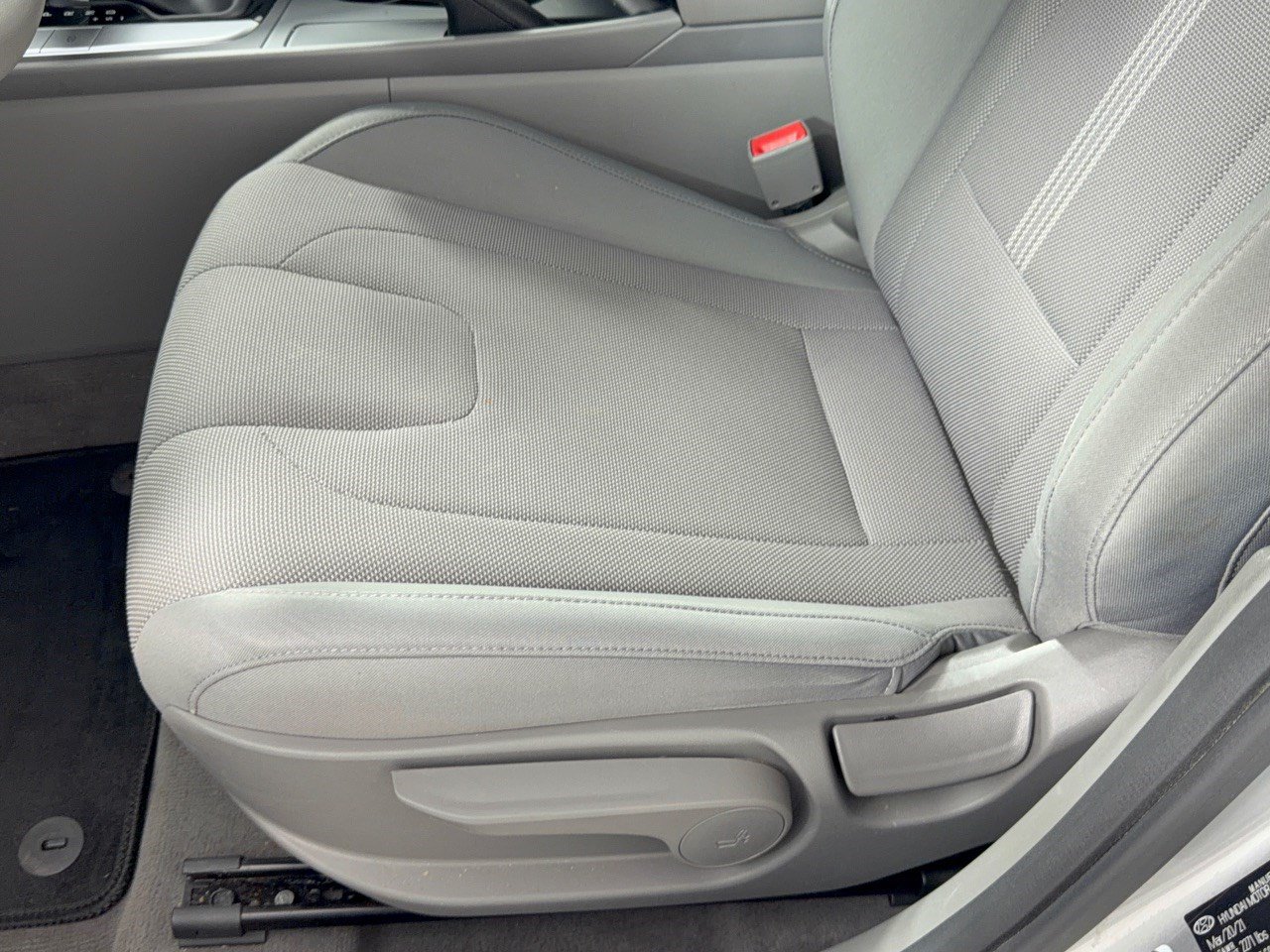 Used 2021 Hyundai Elantra SE FWD image 16