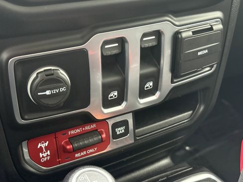 Used 2020 Jeep Wrangler Rubicon w/ Steel Bumper Group image 22