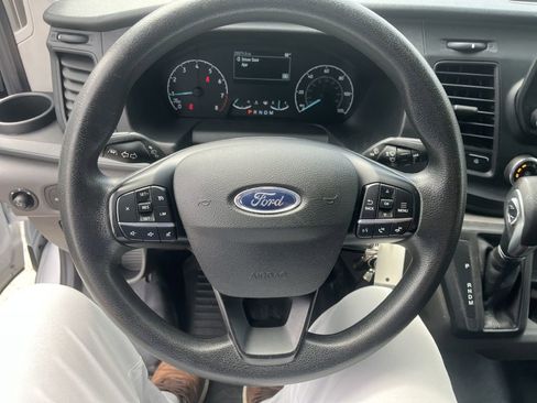 Used 2024 Ford Transit 250 Low Roof AWD w/ Exterior Upgrade Package image 31