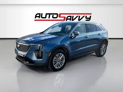 Used 2024 Cadillac XT4 Premium Luxury w/ Cold Weather Package AWD/4WD image 3