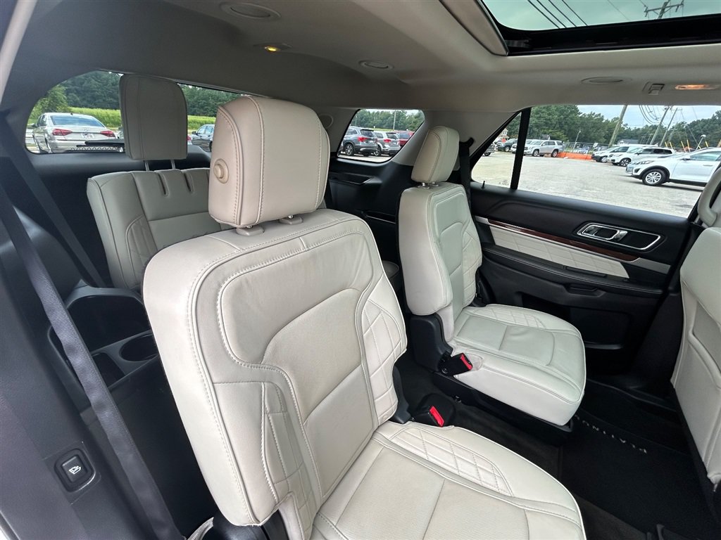 Used 2017 Ford Explorer Platinum AWD/4WD image 23