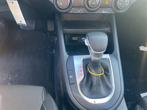 Certified 2023 Kia Forte LXS image 11