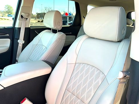 Used 2022 Buick Enclave Avenir w/ Avenir Technology Package image 14