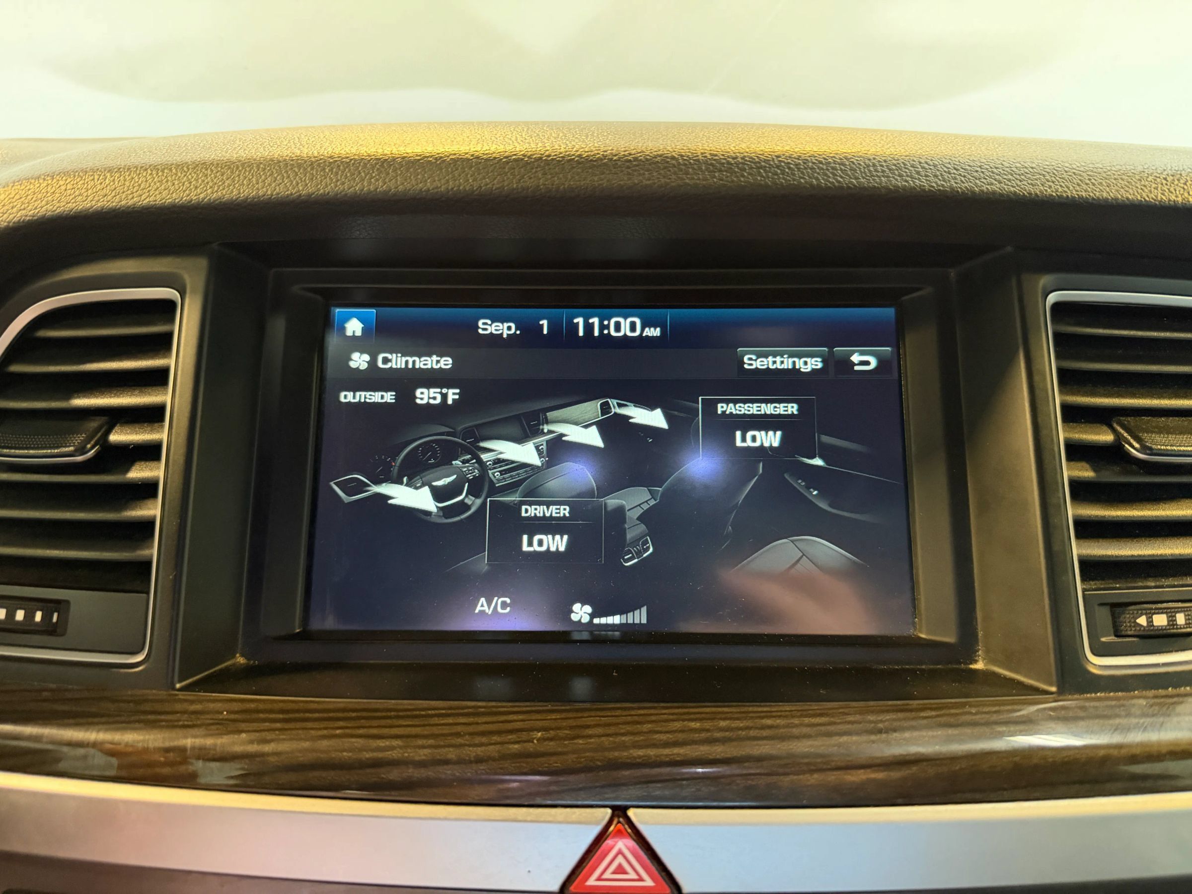 Used 2016 Hyundai Genesis 3.8 w/ Option Group 03 AWD/4WD image 23
