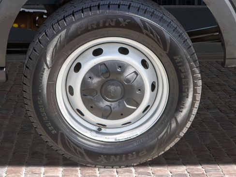 Used 2019 Ford Transit 250 Base image 28