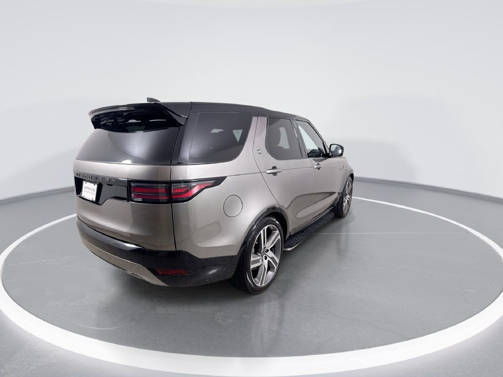 Used 2024 Land Rover Discovery Dynamic SE AWD/4WD image 8