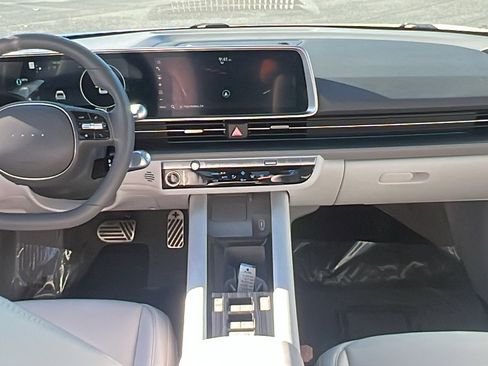 Used 2023 Hyundai Ioniq 6 Limited image 23