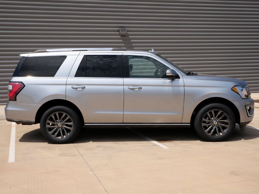 Used 2021 Ford Expedition Limited AWD/4WD image 2