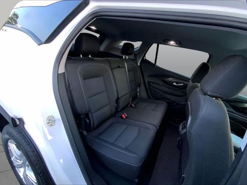 Used 2024 GMC Terrain SLE AWD/4WD image 17