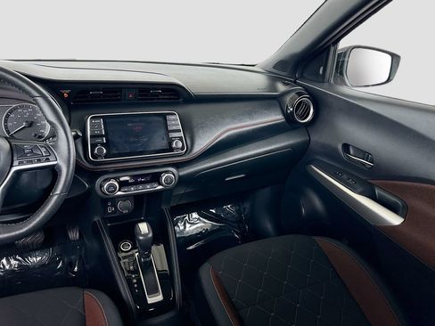 Used 2019 Nissan Kicks SR FWD image 21
