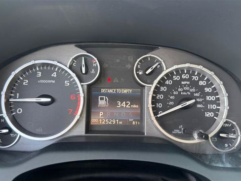 Used 2015 Toyota Tundra Platinum RWD image 32