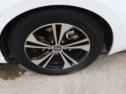 Used 2022 Nissan Sentra SV image 23