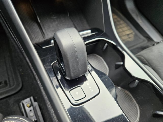 Used 2023 Volvo XC40 Recharge Plus w/ Protection Package Premier AWD/4WD image 28
