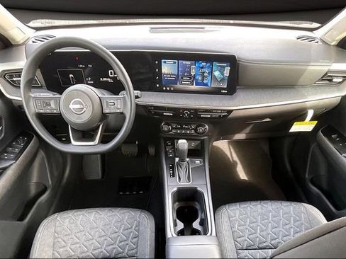 New 2026 Nissan Kicks SV w/ SV Premium Package image 5