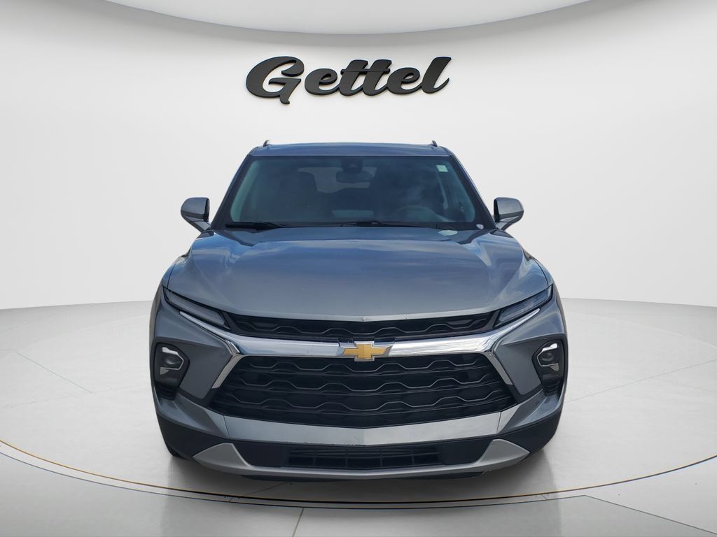 Used 2023 Chevrolet Blazer LT w/ Convenience Package FWD image 2
