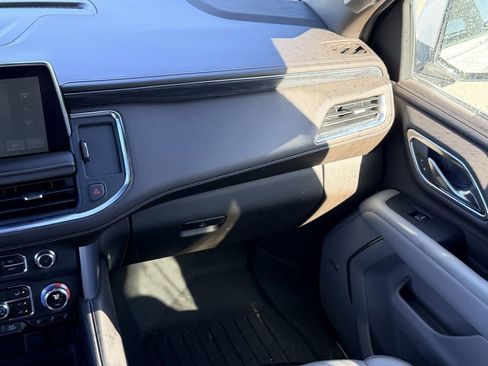 Certified 2023 GMC Yukon XL SLT w/ SLT Luxury Package image 16