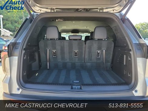 Used 2026 Chevrolet Traverse LT AWD/4WD image 25