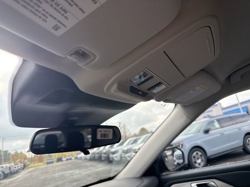 New 2026 Ford Explorer Active image 23