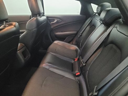 Used 2015 Chrysler 200 S AWD/4WD image 18