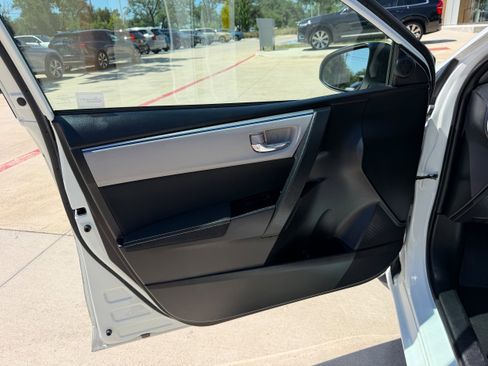Used 2016 Toyota Corolla LE FWD image 19