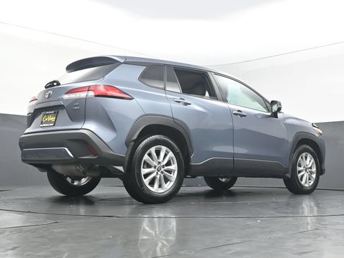 Used 2023 Toyota Corolla Cross LE AWD/4WD image 37