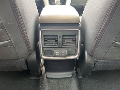 Used 2021 Subaru Forester Premium AWD/4WD image 23